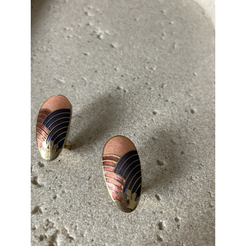 Vintage Gold Tone Cloisonne Enamel Earrings Pierced Omega Back Pink Purple Oval - Picture 5 of 5